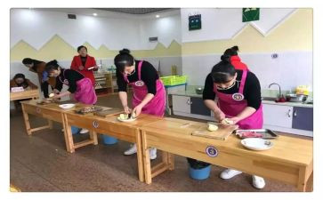 小班保育员下学期个人总结6篇