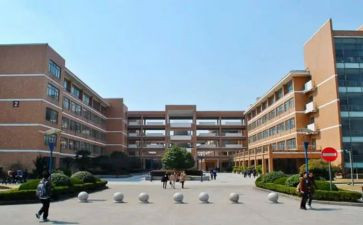 大学中活动总结参考8篇