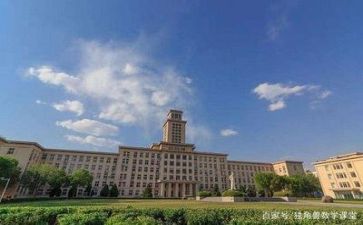 高校年度总结精选8篇