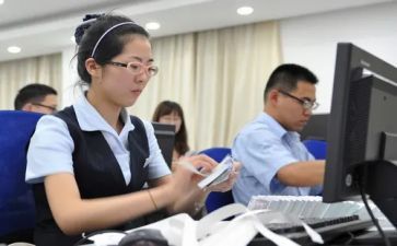 老柜员年度个人总结8篇