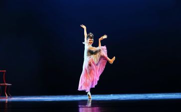 跳舞的花作文推荐5篇