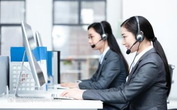 客服员优秀事迹7篇